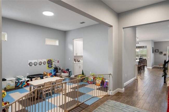 Building Photo - 15713 Sweet Limetta Dr