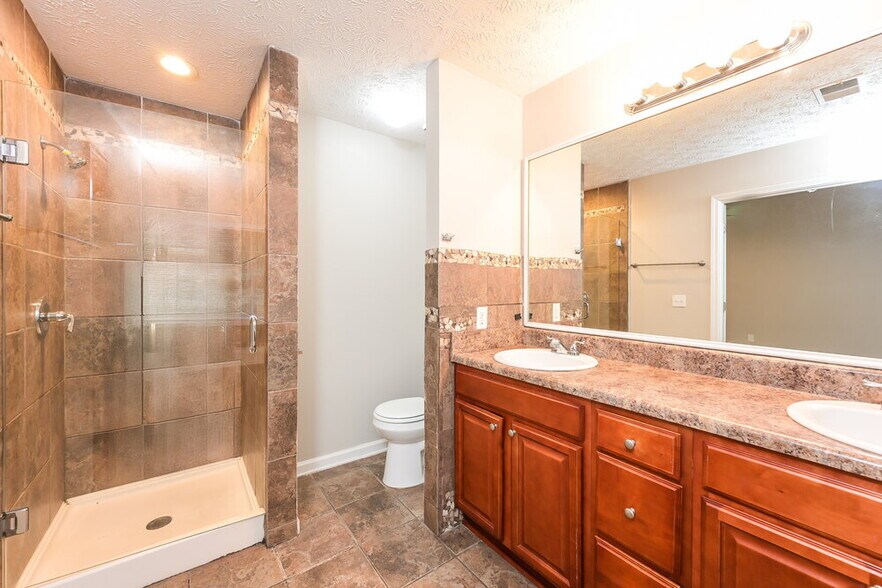 Building Photo - 2526 Riverwood Spg