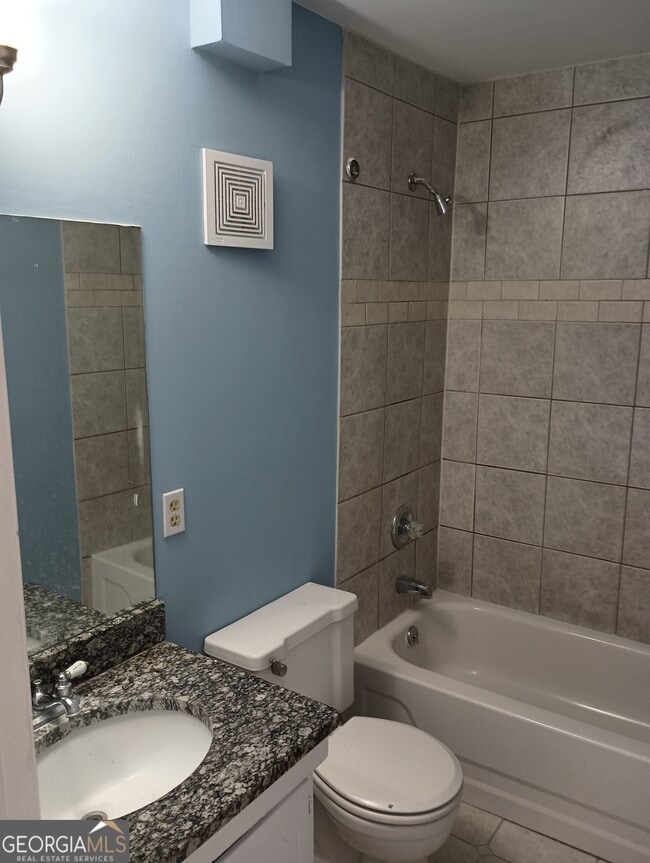 Building Photo - 728 Dunaire Way