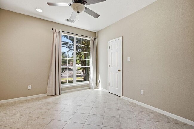 Building Photo - 904 Winding Creek Pl