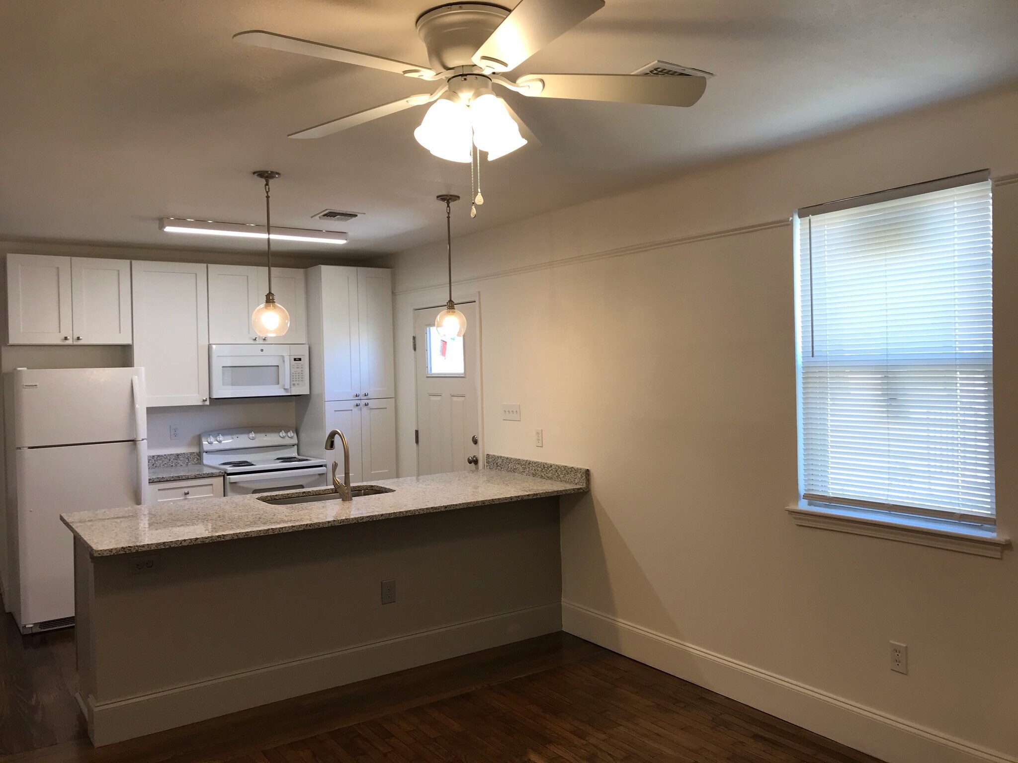 Building Photo - 3614 W Metairie Ave N