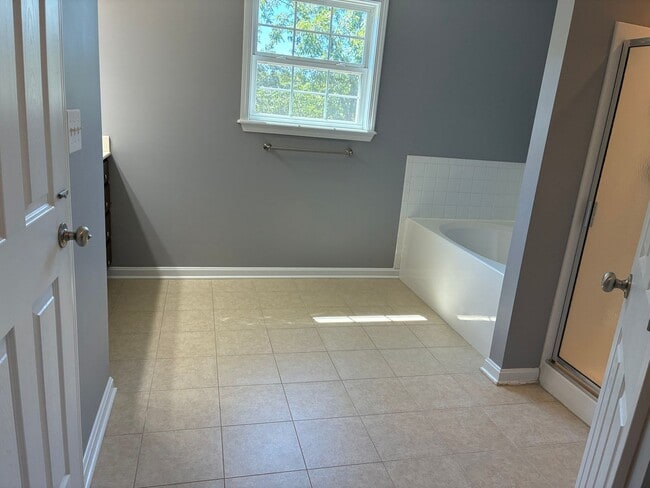 Building Photo - **ELIZABETHTOWN INDEPENDENT SCHOOL DISTRICT**