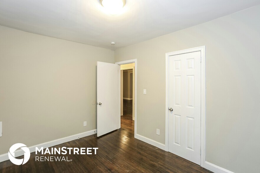 Building Photo - 2219 Kern St