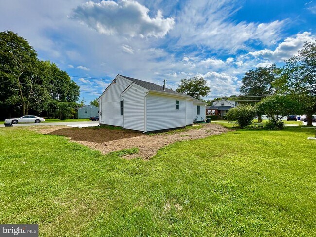 Building Photo - 201 McKinley Ave