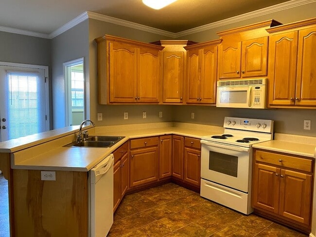 Building Photo - 3514 Choctaw Dr SE