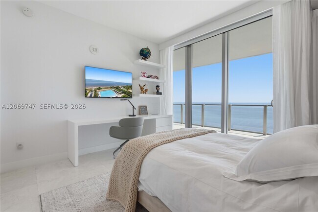 Building Photo - 360 Ocean Dr