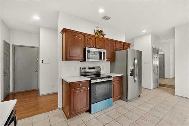 Building Photo - 1409 Clear Creek Dr