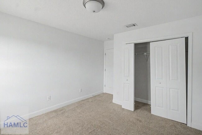 Building Photo - 390 Fairview Cir
