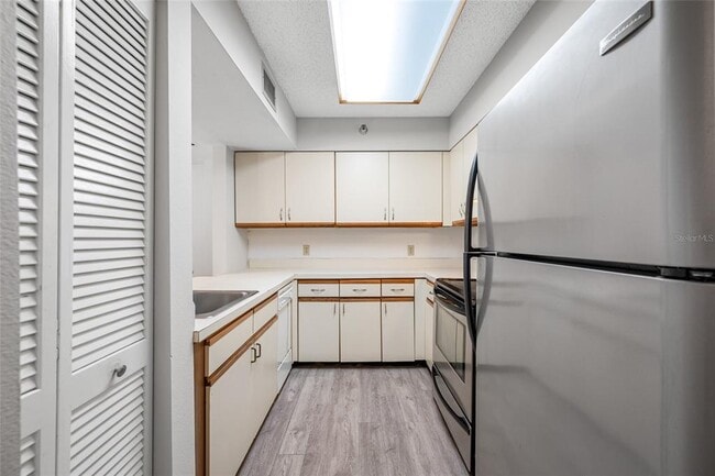 Building Photo - 2333 Feather Sound Dr