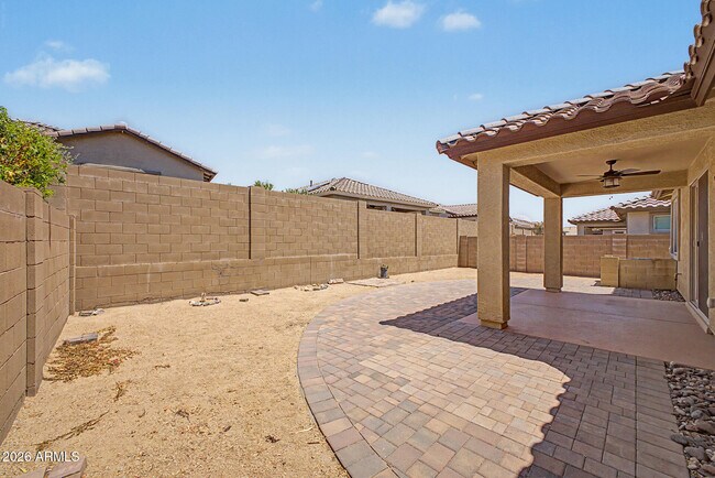 Building Photo - 20420 W Calle Encorvada