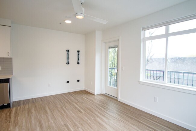 Building Photo - Stunning 1-Bedroom w W/D + Balcony Ready Mid-June!