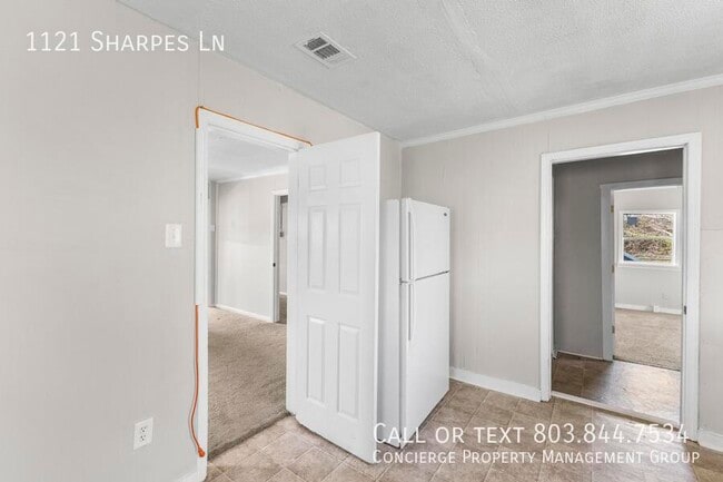 Building Photo - 1121 Sharpes Ln