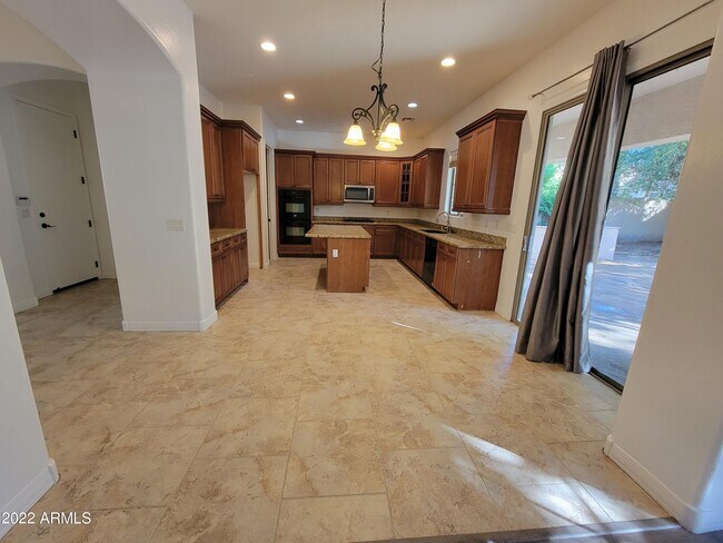 Building Photo - 6335 S Roanoke St