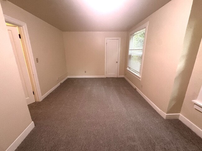 Building Photo - 1735 24th Ave