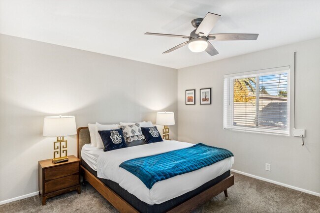 Building Photo - Updated Mesa Home w/ Community Pool/Spa & ...