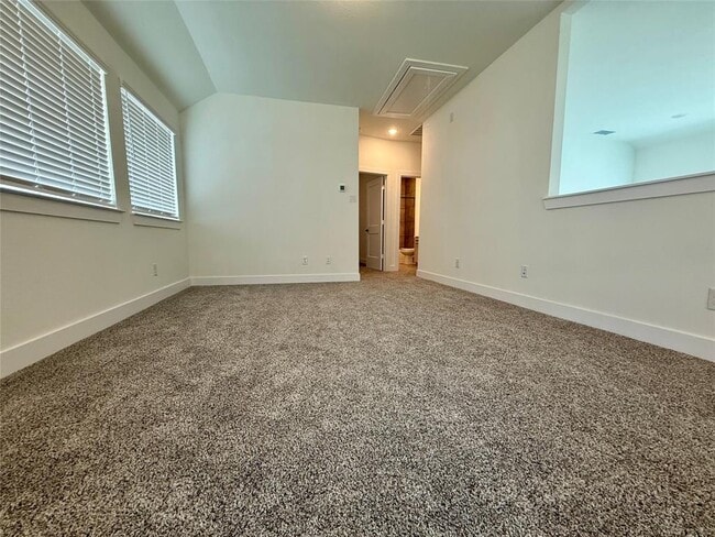 Building Photo - 31015 Myers Hvn Ln