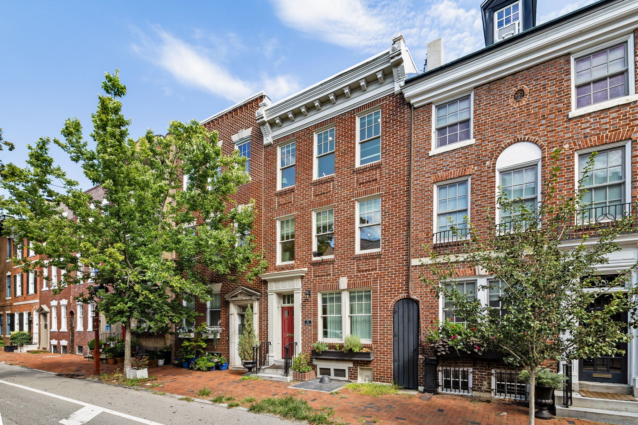 Building Photo - 617 Pine St