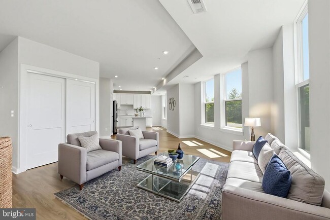 Building Photo - 43830 Middleway Ter