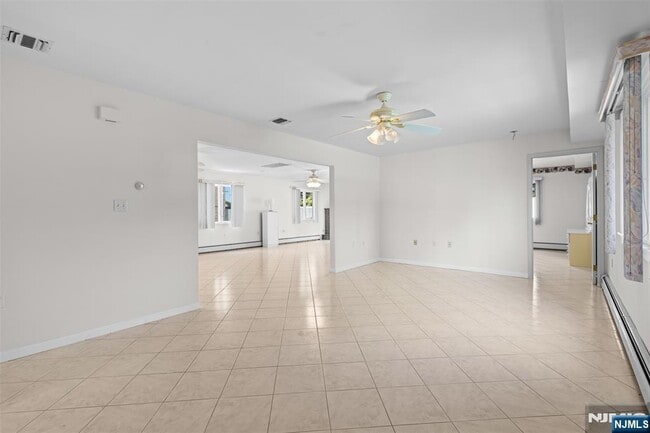 Building Photo - 499 Morse Ave