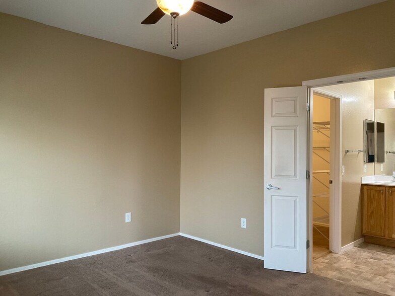 Building Photo - 3603 Herring Gull Ln
