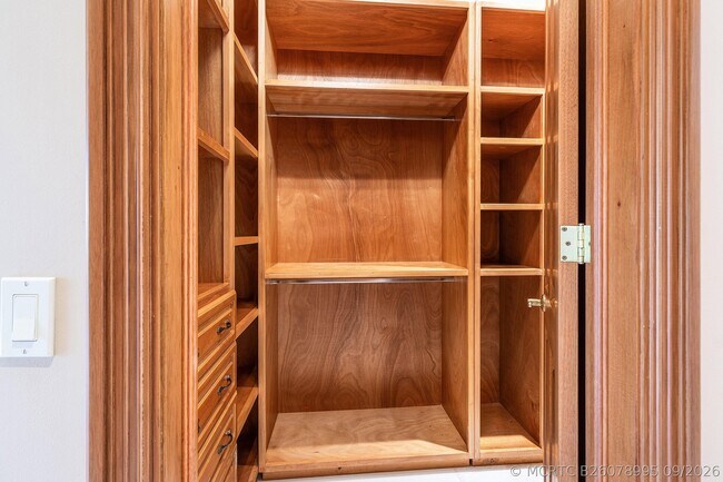 Building Photo - 4255 Gleneagles Dr