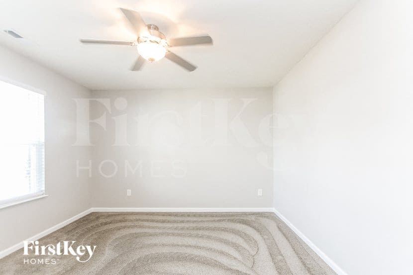 Building Photo - 8154 Brookville Wy