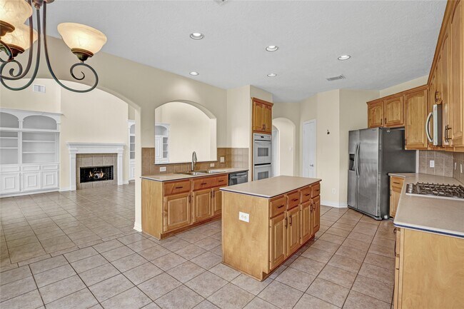 Building Photo - 2416 Spoonbill Dr