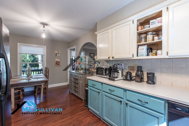 Building Photo - 5623 Lake Elton Rd