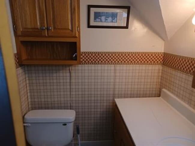 Building Photo - House Available for Rent