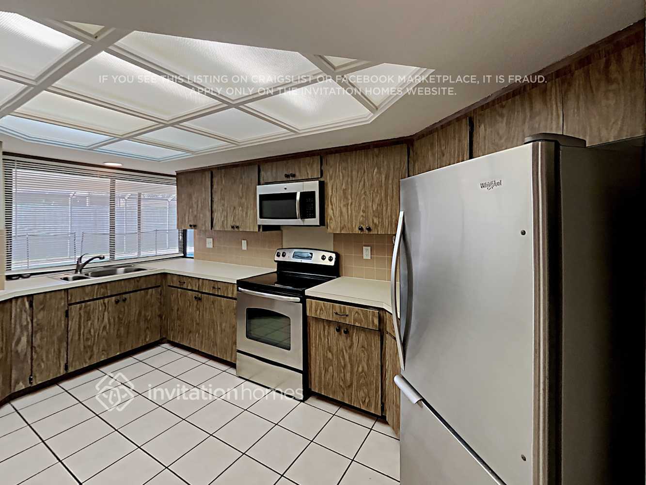 Building Photo - 1207 Sandalwood Dr