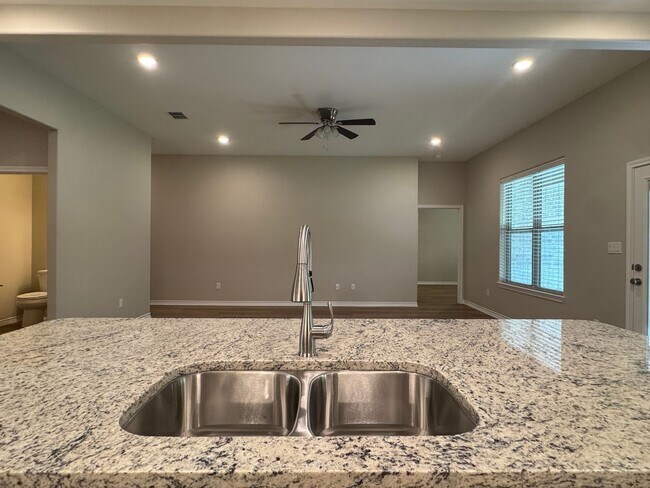 Building Photo - 3065 Guinn Farms Rd