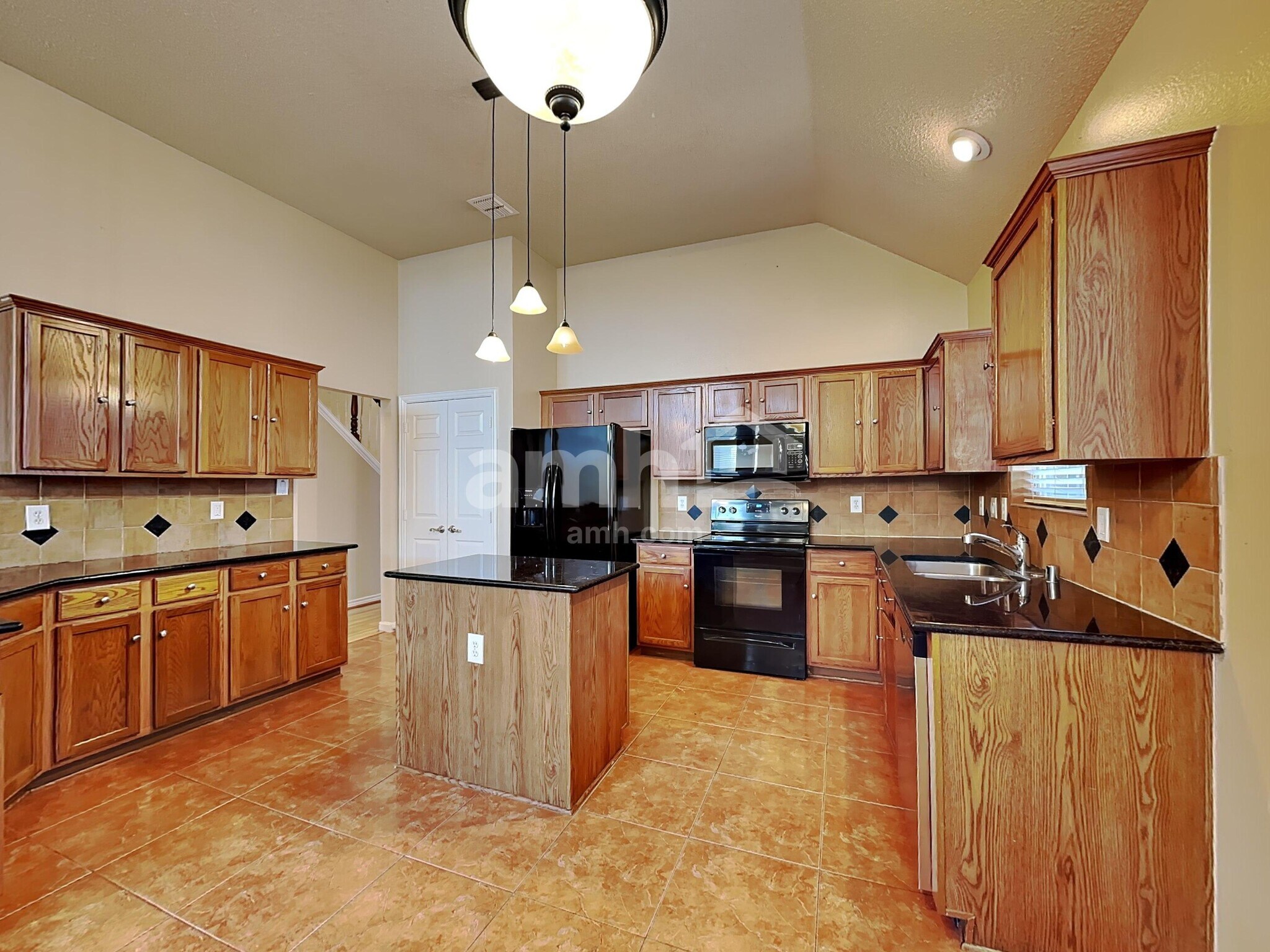 Building Photo - 2306 Valley Creek Dr