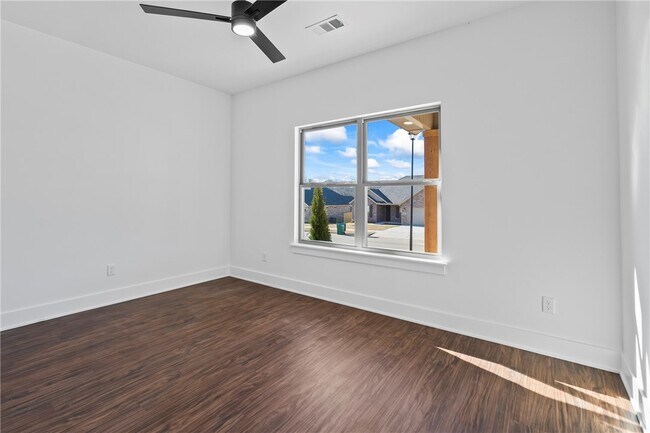 Building Photo - 90 Watson Ln