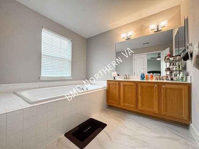 Building Photo - 13363 Colchester Ferry Pl