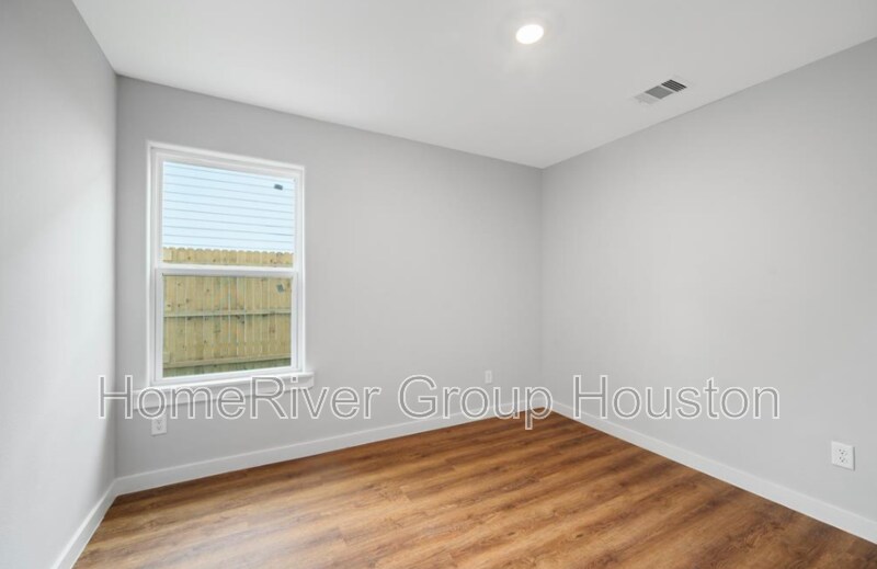 Building Photo - 8120 Laura Koppe Rd