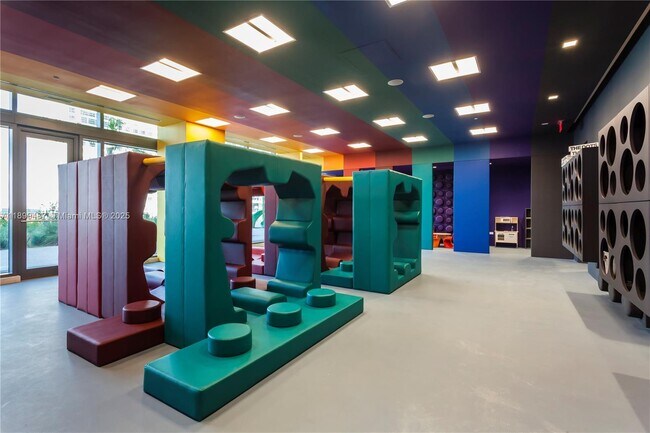 Building Photo - 88 SW 7th St