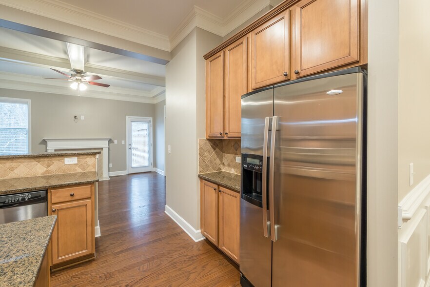 Kitchen - 3633 Ashcroft Bend