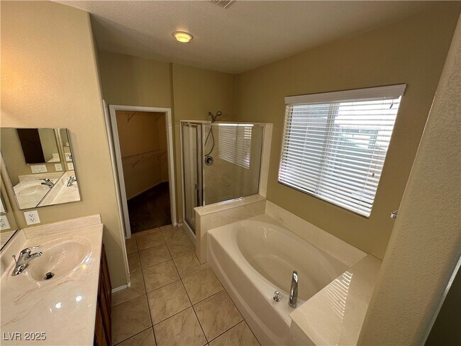 Building Photo - 9137 Weeping Hollow Ave