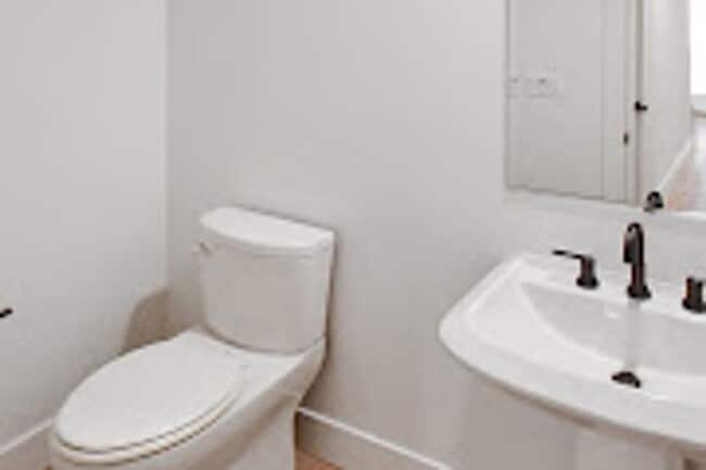 Building Photo - Newer Energy Efficient Luxury Townhouse in...