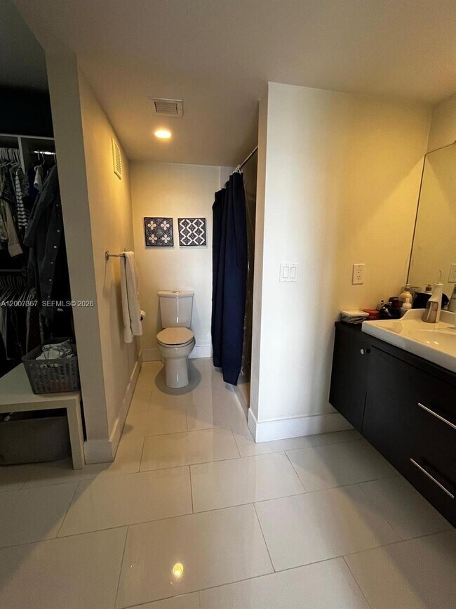 Building Photo - 1518 Whitehall Dr