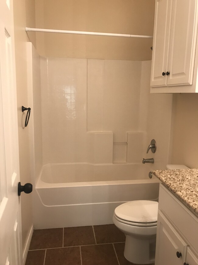 Building Photo - 3933 Riverside Pky