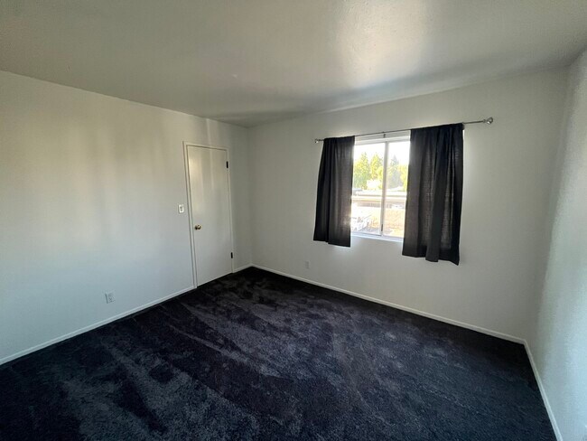 Building Photo - 24420 W Nicklaus Dr