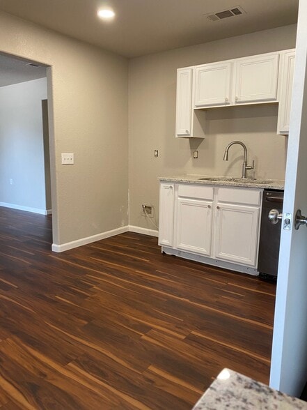 Building Photo - 6339 Aspen Farm