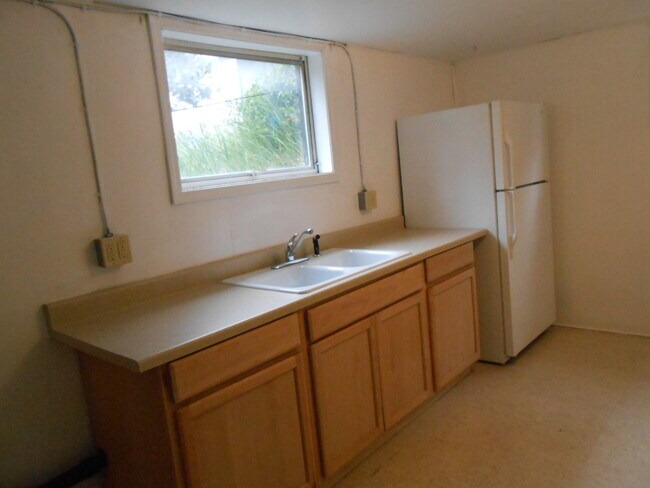 Building Photo - 080-471 Clay Triplex, Bend