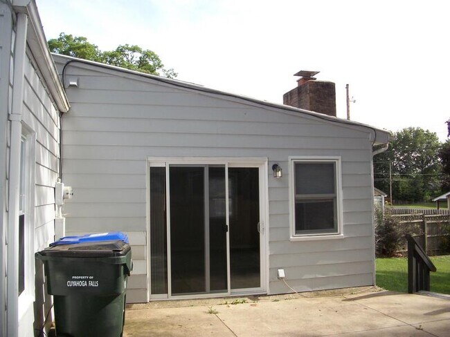 Building Photo - 1558 ANDERSON