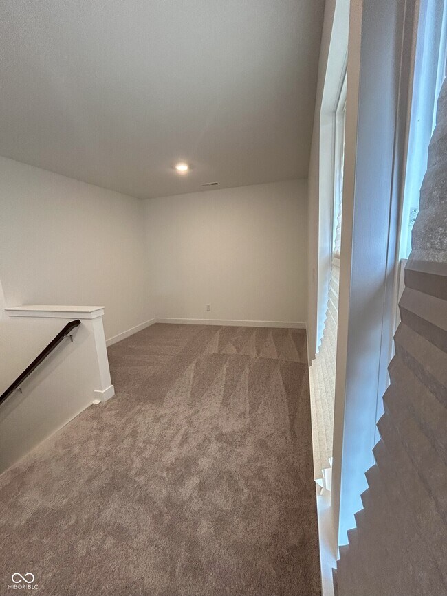Building Photo - 7545 Fallsworth Dr