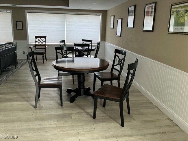 Building Photo - 2885 Palm Beach Blvd