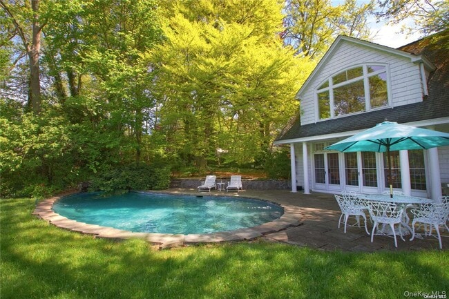 Building Photo - 435 Bryant Ave