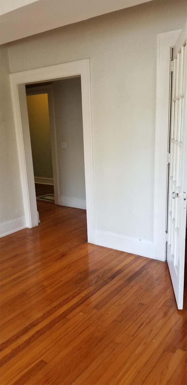 Building Photo - 1308 Willow Branch Ave