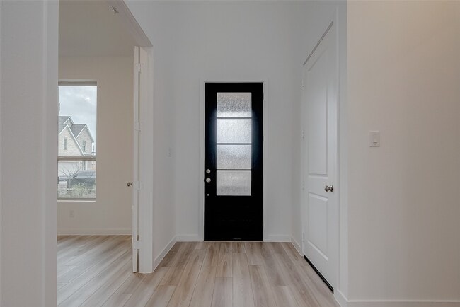 Building Photo - 11255 Tropical Forest Wy